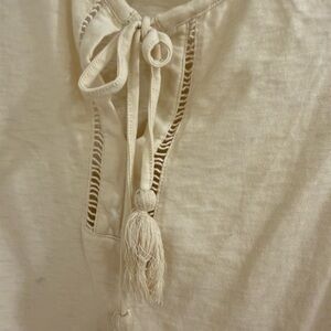 Wonderly Cream Top with Tassel Accents ladies XL PREOWNED